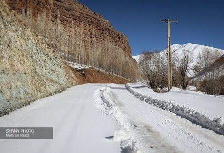 اعزام خودروهای راهسازی نفت و گاز مسجدسلیمان به مناطق برفگیر چهارمحال و بختیاری