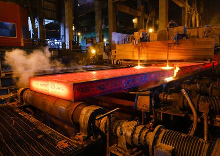بررسی راهکارهای توسعه صنعت فولاد ایران