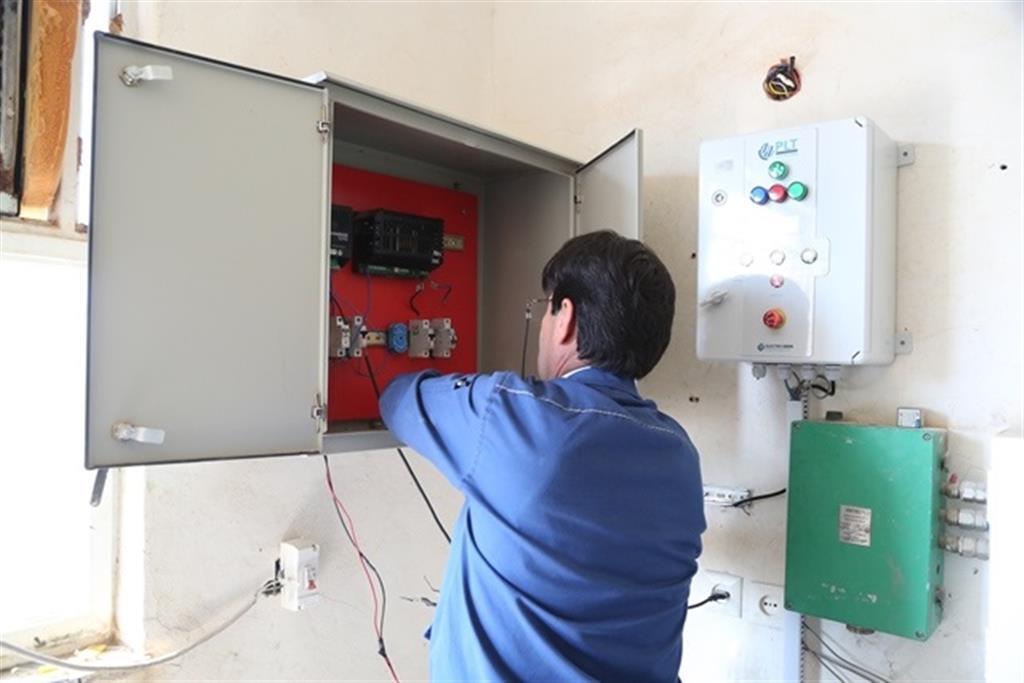 نصب سیستم فركانسی انتقال اطلاعات فرآیندی چاه گازی از طریق خط لوله جریانی در شركت نفت و گاز مسجدسلیمان