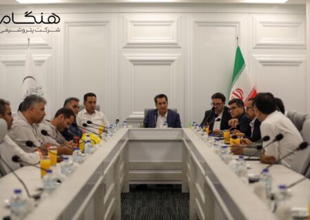 بازدید رئیس HSE هلدینگ خلیج فارس و مدیرکل حفاظت محیط زیست استان بوشهر از پتروشیمی هنگام/ منصوریان: باید در راستای مسئولیت اجتماعی، در اطراف مجتمع‌ها، فضای سبز گسترش یابد