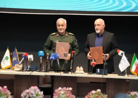 امضای قرارداد ۱۴۸ میلیون دلاری پالایش گاز هویزه خلیج‌فارس و قرارگاه خاتم‌الانبیا برای جمع‌آوری گازهای مشعل دارخوین و غرب کارون