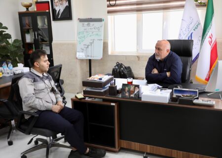 دیدار مدیرعامل شرکت پالایش گاز هویزه خلیج‌فارس با نماینده کارگران برای بررسی مطالبات صنفی
