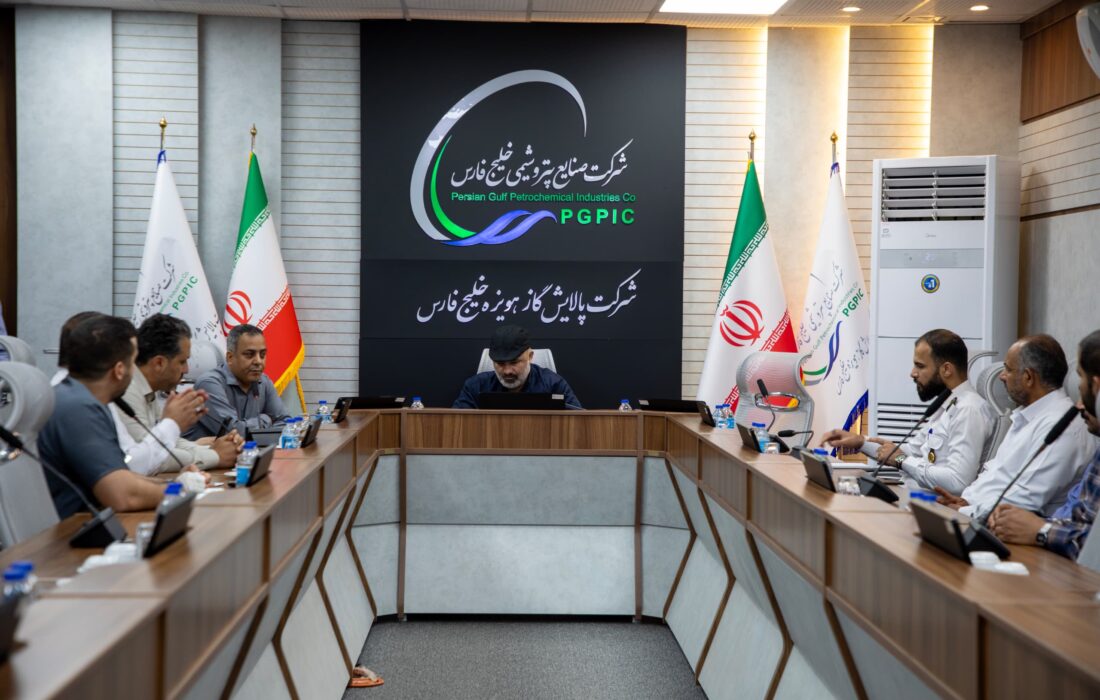 دیدار مدیر امور حراست، حفاظت و امنیت پالایش گاز هویزه خلیج‌فارس با نمایندگان کارگری