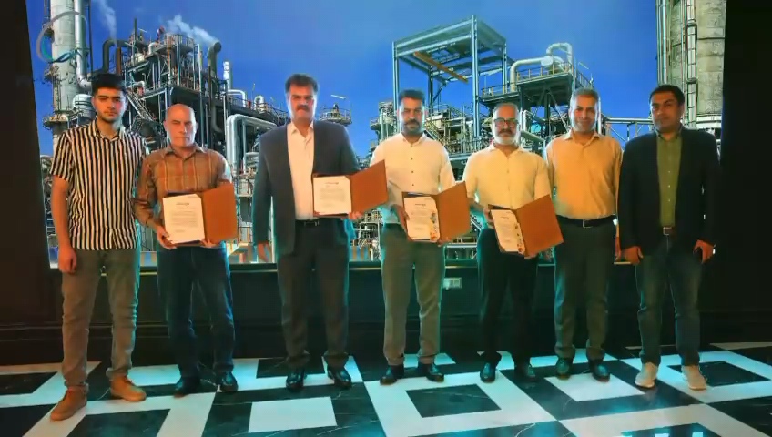 تقدیر از کارگران نمونه پتروشیمی شهید تندگویان به مناسبت هفته جهانی کار و کارگر