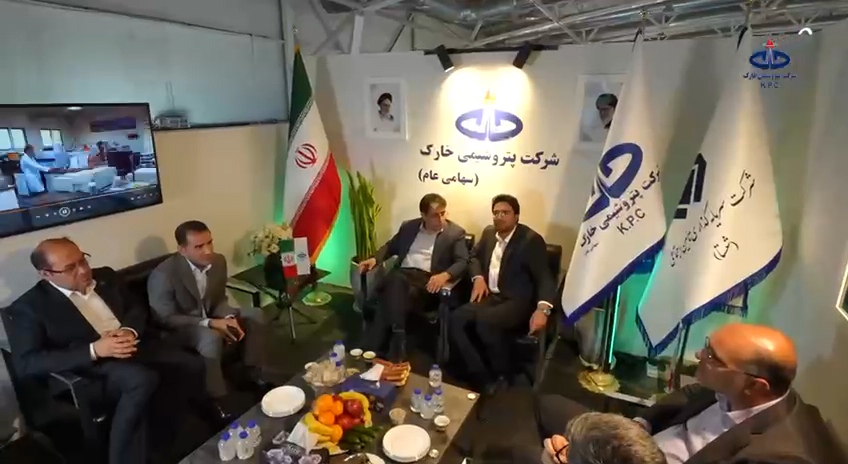حضور دکتر محمدرضا سعیدی مدیرعامل محترم شرکت سرمایه‌گذاری تأمین اجتماعی (شستا) در غرفه پتروشیمی خارک