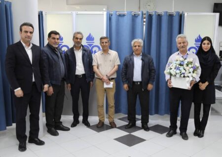 تقدیر از پزشكان درمانگاه شركت پتروشیمی شیراز به مناسبت روز پزشك