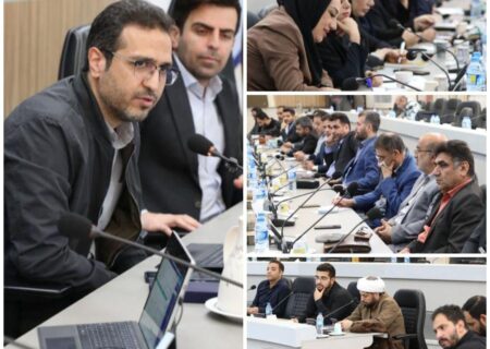 رسانه‌های توانمند، همراه صنعت؛ پیام رویداد آموزشی هلدینگ خلیج‌فارس برای فعالان رسانه‌ای خوزستان