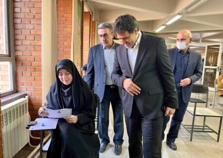 برگزاری آزمون استخدامی شرکت پتروشیمی تبریز؛ تأکید بر عدالت شغلی و جذب نیروهای متخصص؛ نظارت میدانی مدیرعامل بر روند برگزاری