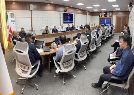 ارائه گزارش عملکرد واحدها در نخستین جلسه: اولویت‌ها برای رفع نواقص مشخص شد / صادقی در نخستین نشست مدیران: مسیر موفقیت از هم‌افزایی و اعتماد می‌گذرد