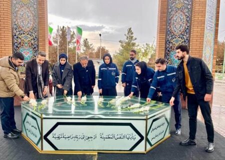 تجدید میثاق مدیرعامل پتروشیمی ارومیه با آرمان‌های شهدا در آستانه یوم‌الله ۲۲ بهمن