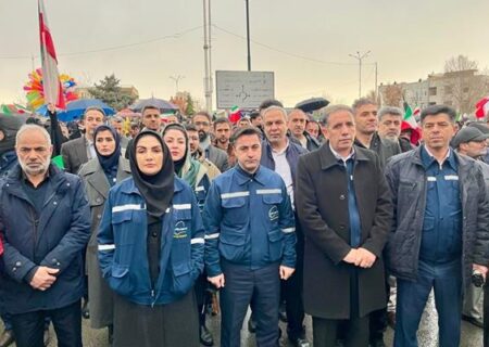 حضور مدیرعامل و کارکنان پتروشیمی ارومیه در راهپیمایی یوم‌الله ۲۲ بهمن