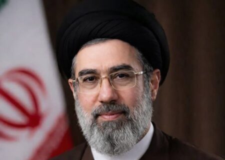 آیت‌الله سیدمجتبی خامنه‌ای، رهبر انقلاب اسلامی شدند