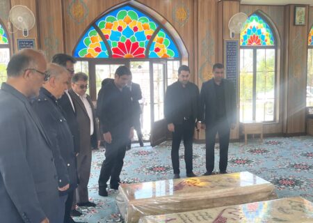 تجلیل مدیرعامل پتروشیمی کیمیای پارس خاورمیانه از مقام شامخ شهید، در کنگان