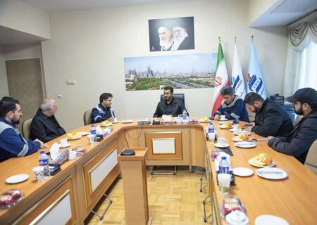 متفكرآزاد بر تسریع بازسازی پتروشیمی تبریز با اتكا به توان داخلی تأكید كرد