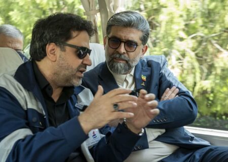 بازدید هیئت عالی‌رتبه وزارت صمت از پتروشیمی تبریز؛ تأكید معاون وزیر بر رفع فوری موانع تولید