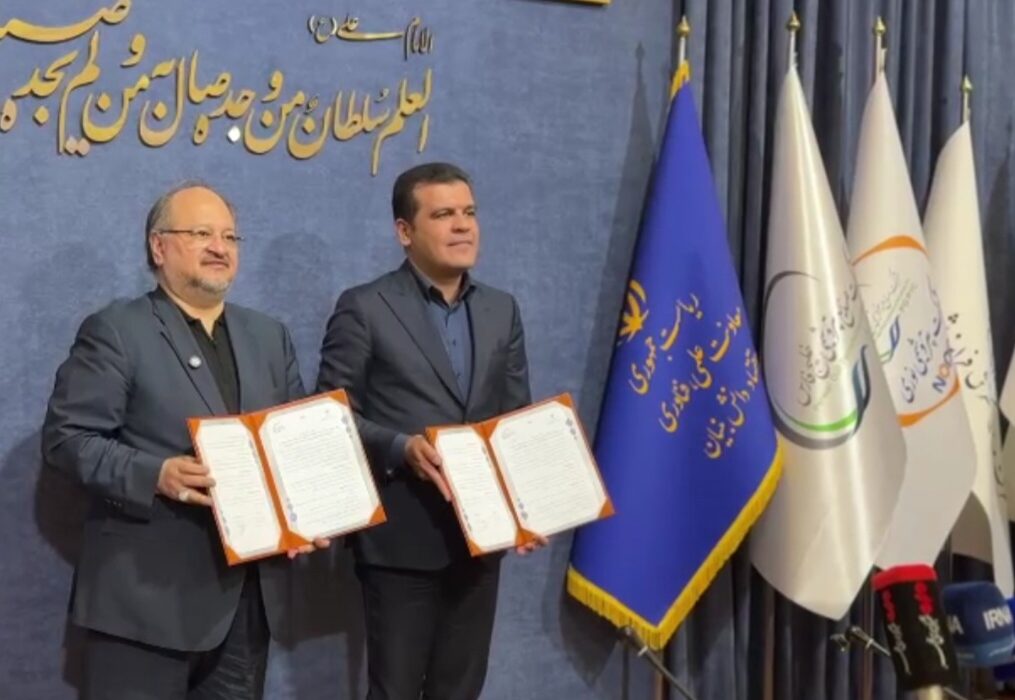 انعقاد بزرگترین قرارداد تولید بار اول توسط هلدینگ خلیج فارس/امضای شریعتمداری و افشین پای تفاهمنامه «فارس» با معاونت علمی ریاست‌جمهوری
