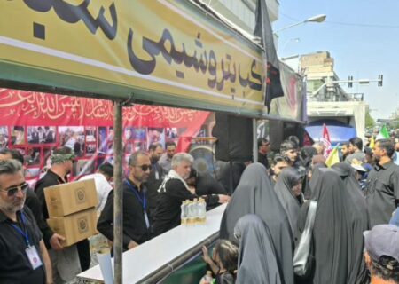 برپایی موکب خدمت‌رسانی شرکت پتروشیمی سبلان در آیین وداع با رهبر شهید