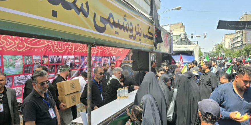 برپایی موکب خدمت‌رسانی شرکت پتروشیمی سبلان در آیین وداع با رهبر شهید