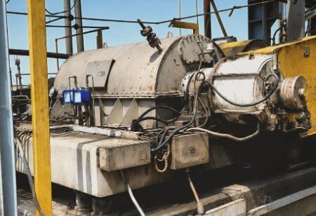 سانتریفیوژ دکانتر واحد HDPE شرکت پتروشیمی بندر امام در سرویس عملیاتی قرار گرفت