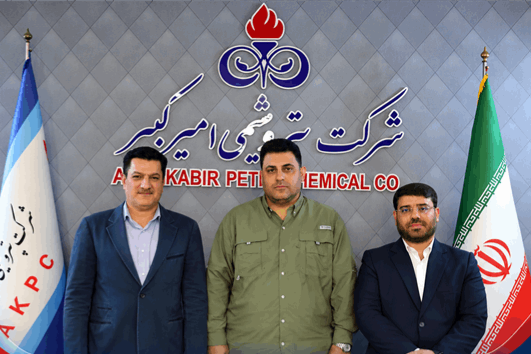 پادام به ریاست مجتمع پتروشیمی امیرکبیر بازگشت