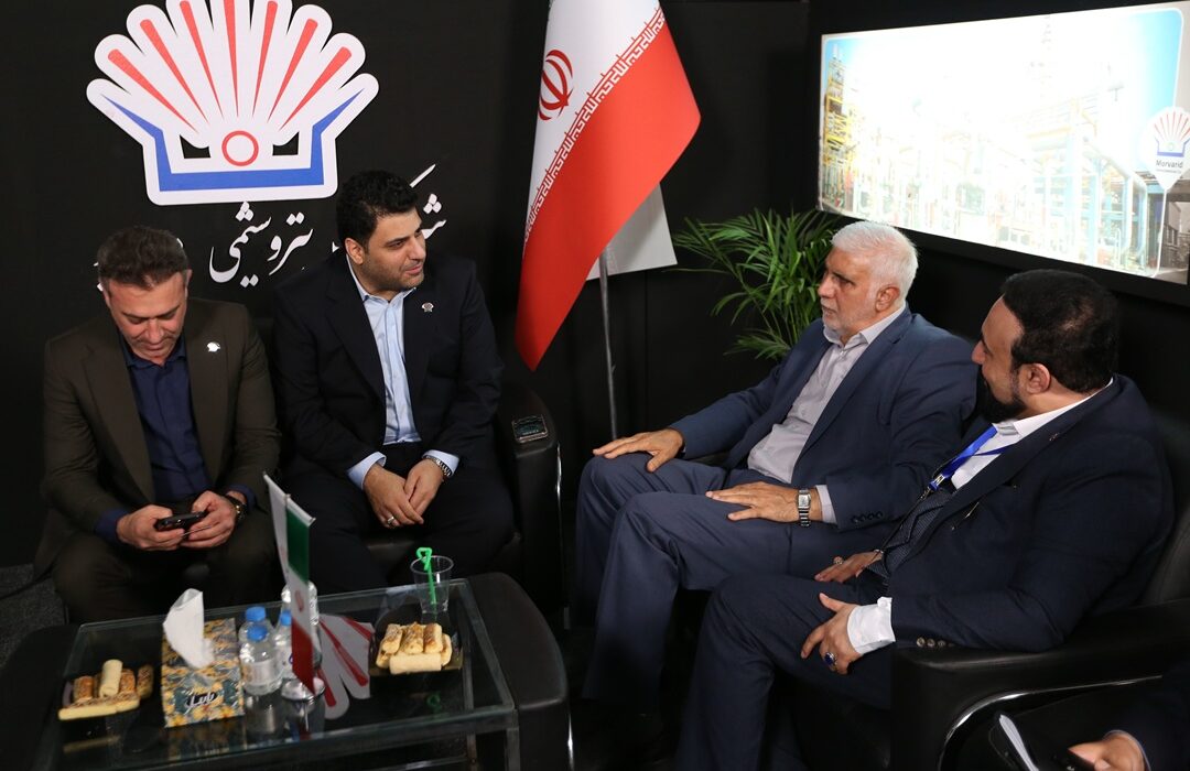 گزارش تصویری شماره ۱ از بازدید مقامات و شخصیت‌ها از غرفه پتروشیمی مروارید