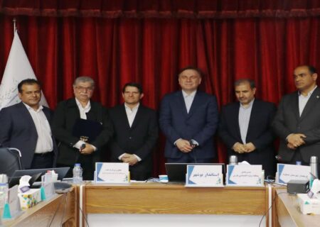 تقدیر از مدیرعامل پتروشیمی بوشهر توسط معاون وزیر نفت و مدیرعامل شرکت ملی صنایع پتروشیمی