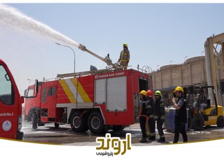 مانور عملیات آب رسانی به ماشین های آتش نشانی در زمان قطع منابع آب از شرکت تامین کننده تیرماه ۱۴۰۴