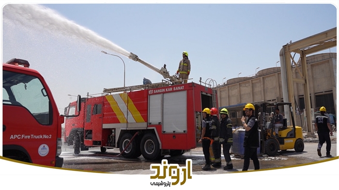 مانور عملیات آب رسانی به ماشین های آتش نشانی در زمان قطع منابع آب از شرکت تامین کننده تیرماه ۱۴۰۴