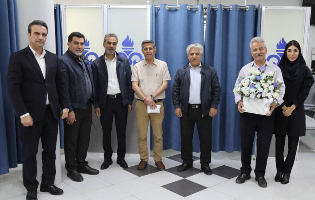 تقدیر از پزشكان درمانگاه شركت پتروشیمی شیراز به مناسبت روز پزشك