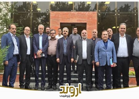 بازدید مدیرعامل و مدیران ارشد پتروشیمی اروند از مجموعه شرکت‌های فراسان
