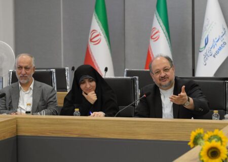 محمد شریعتمداری: ضعف کارشناسی و اشتباه سیاستگذاری در گذشته باعث گسست عمیق در زنجیره ارزش پتروشیمی شد