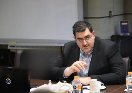 تقویت رویکردهای مالی در صنعت نفت؛ پیام مبشری معاون مالی و سرمایه گذاری و عضو هیات مدیره شرکت پالایش نفت امام خمینی (ره) شازند شد