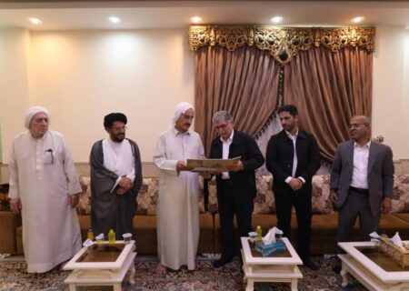 دیدار مدیرعامل پتروشیمی بوشهر با خانواده شهید عبدالله‌زاده در هفته دفاع مقدس