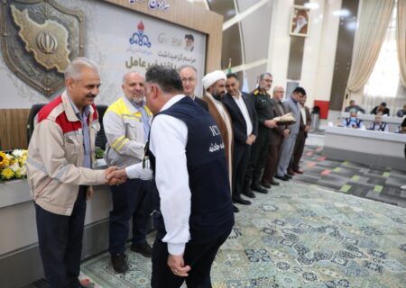 مدیر مجتمع پتروشیمی کارون، نفر برتر تیم‌های فرماندهی حادثه در منطقه ویژه اقتصادی پتروشیمی شد