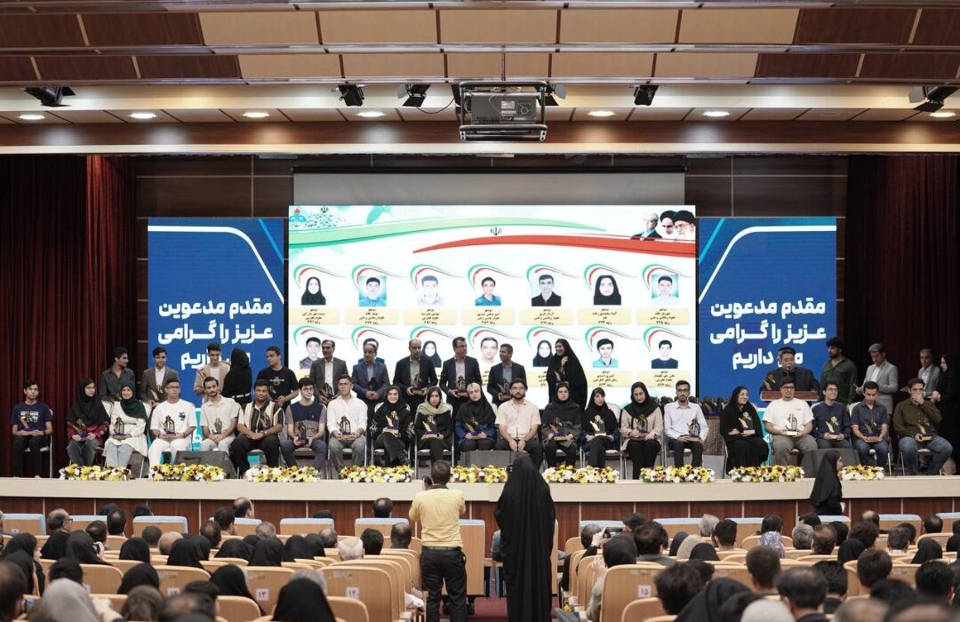 تجلیل از نفرات برتر کنکور ۱۴۰۴ در بوشهر با حمایت گروه صنایع پتروشیمی خلیج‌فارس/ رتبه نخست استان بوشهر در نهضت ملی مدرسه‌سازی