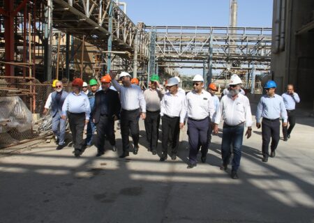 اولین حضور مدیرعامل جدید پتروشیمی کارون با بازدید میدانی از پروژه‌های در دست اقدام