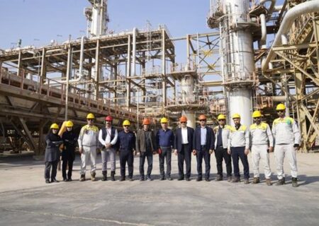 بازدید ارزیابان گروه صنایع پتروشیمی خلیج‌فارس از واحدهای عملیاتی پالایش گاز هویزه خلیج‌فارس + گزارش تصویری