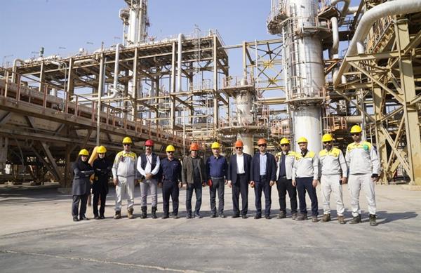 بازدید ارزیابان گروه صنایع پتروشیمی خلیج‌فارس از واحدهای عملیاتی پالایش گاز هویزه خلیج‌فارس + گزارش تصویری