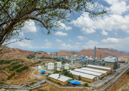 پتروشیمی خارک رکورد فروش سالانه را ثبت کرد؛ فروش آذرماه ۲,۷۹۲ میلیارد تومان و رشد قابل توجه عملیاتی