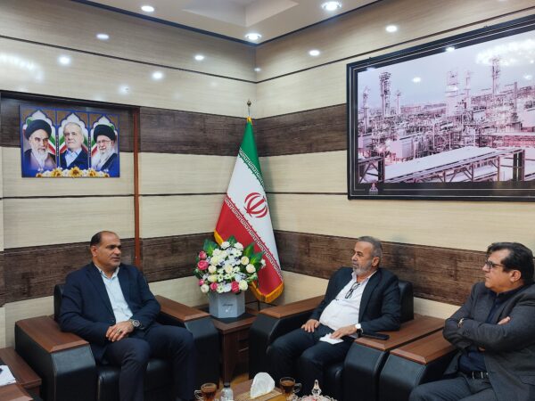 دیدار مدیرعامل پتروشیمی‌های سبلان و پادجم با فرماندار عسلویه/ تأکید دکتر پاسالار بر اشتغال نیروهای بومی و اجرای مؤثر مسئولیت‌های اجتماعی