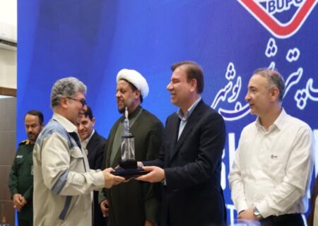 همایش افتتاحیه واحدهای الفین، مونو اتیلن گلایکول و یوتیلیتی آفسایت پتروشیمی بوشهر برگزار شد.