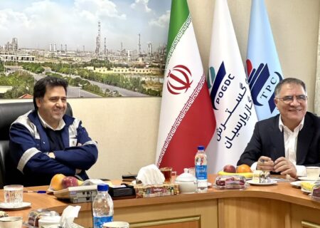 دیدار رییس هیئت مدیره بانك رفاه كارگران با مدیرعامل شركت پتروشیمی تبریز