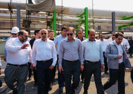 تأکید وزیر تعاون، کار و رفاه اجتماعی بر استمرار تولید و تسریع بازسازی بخش‌های آسیب‌دیده پتروشیمی جم