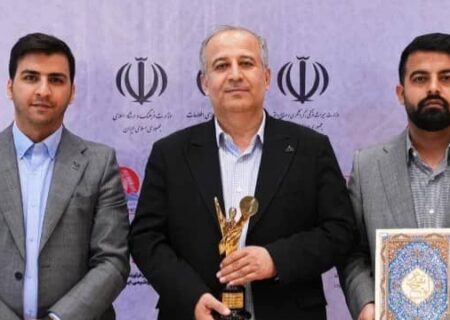 تندیس زرین چهره‌های نامی صنعت و اقتصاد بر دستان مدیرعامل پتروشیمی فن‌آوران