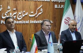شاکری: روند بازسازی پتروشیمی بندرامام با شیب مناسب در حال پیگیری است/وزارت نفت در کنار شرکت‌های آسیب دیده است